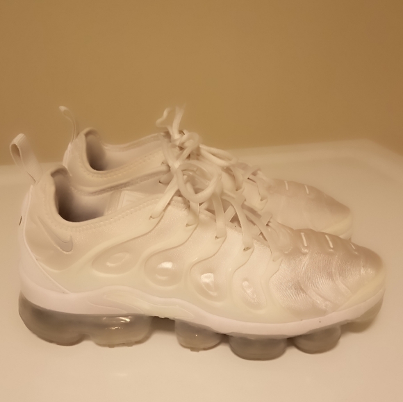 Pre-Owned 2018 Nike VaporMax Plus Platinum Sz.7.5 (UNISEX) - Picture 2 of 9